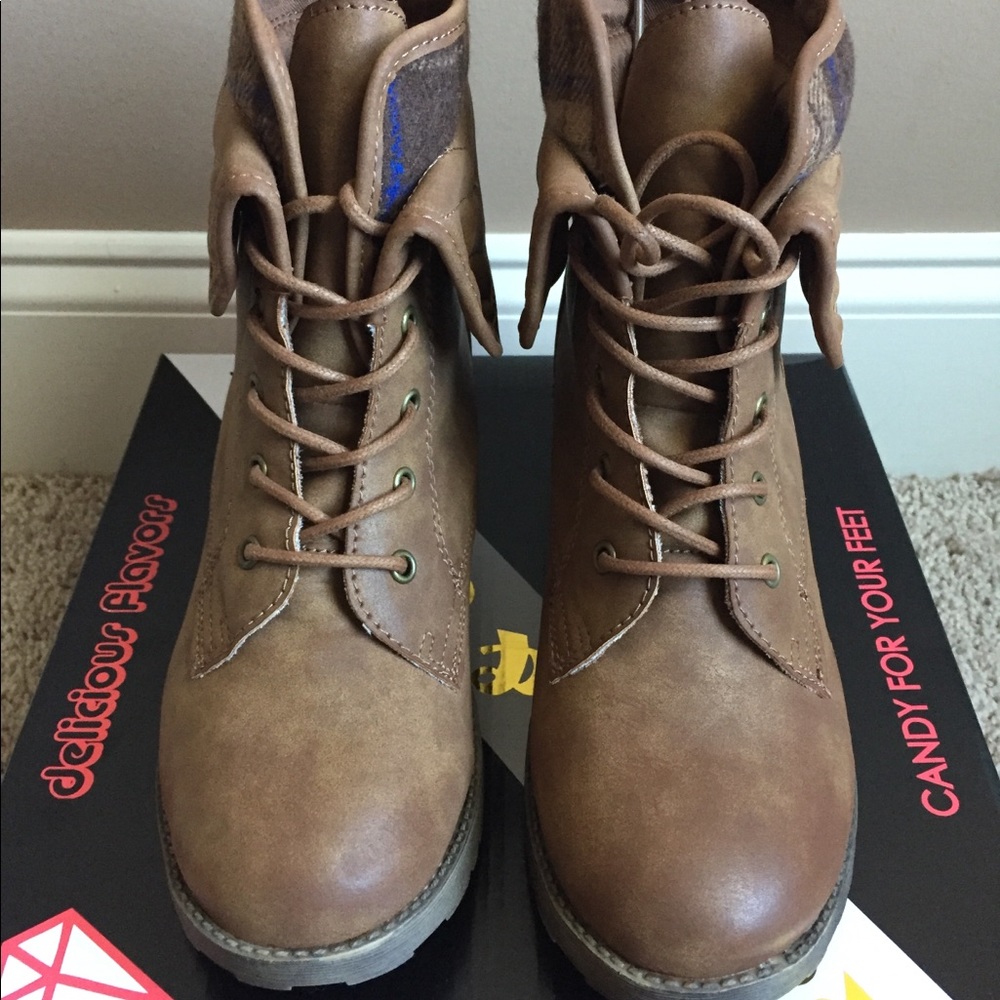 Womens Boots Tan/Brown Boots Size 7.5M